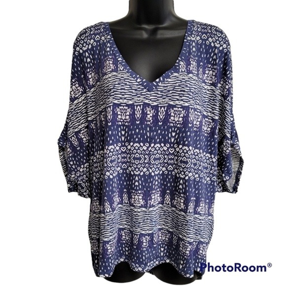 Revolve Lamade Purple And White Cold Shoulder Short‎ Slit Sleeve V-Neck Top - Picture 6 of 6